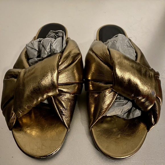 Balenciaga - Picture 4 of 16